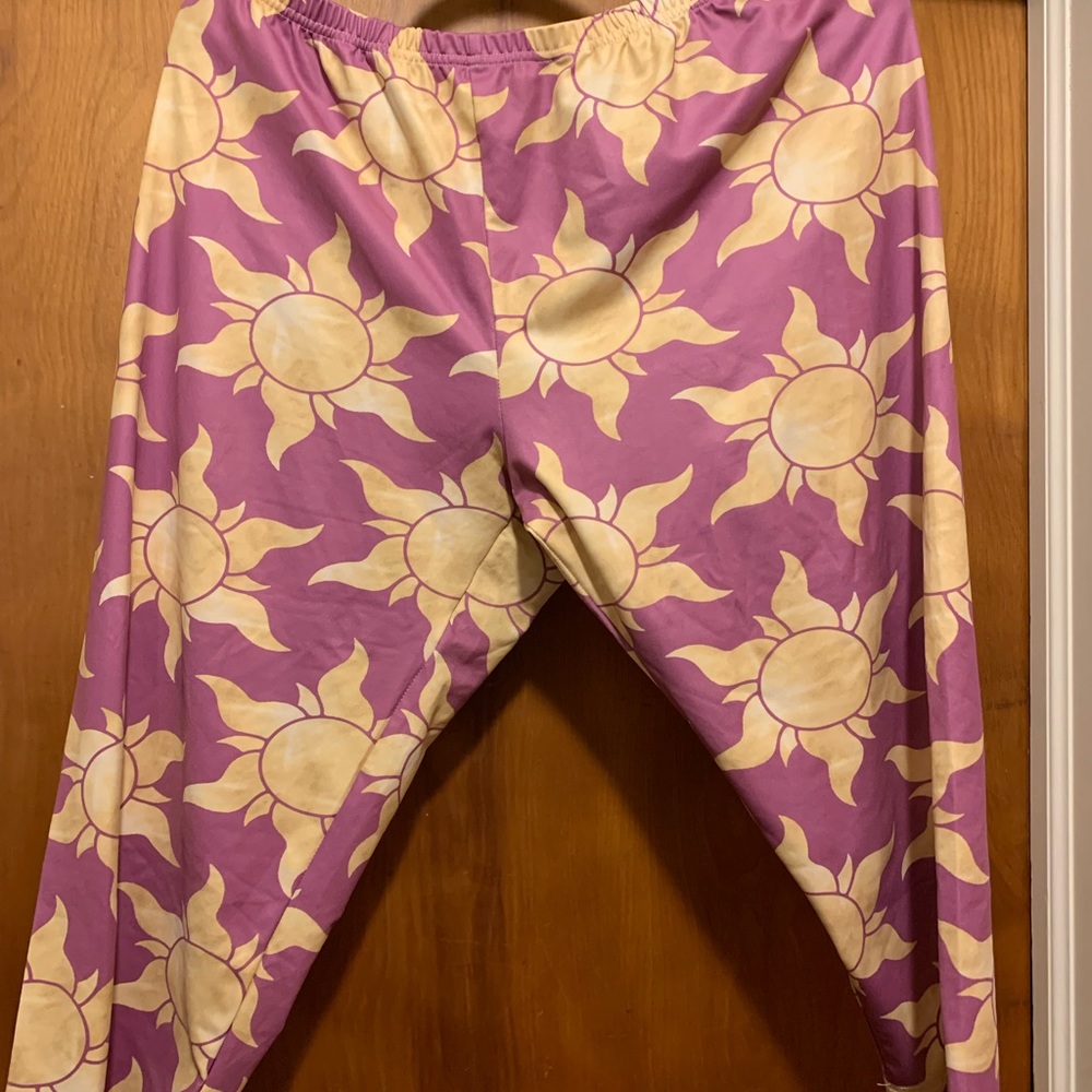 Disney Tangled Capri Leggings